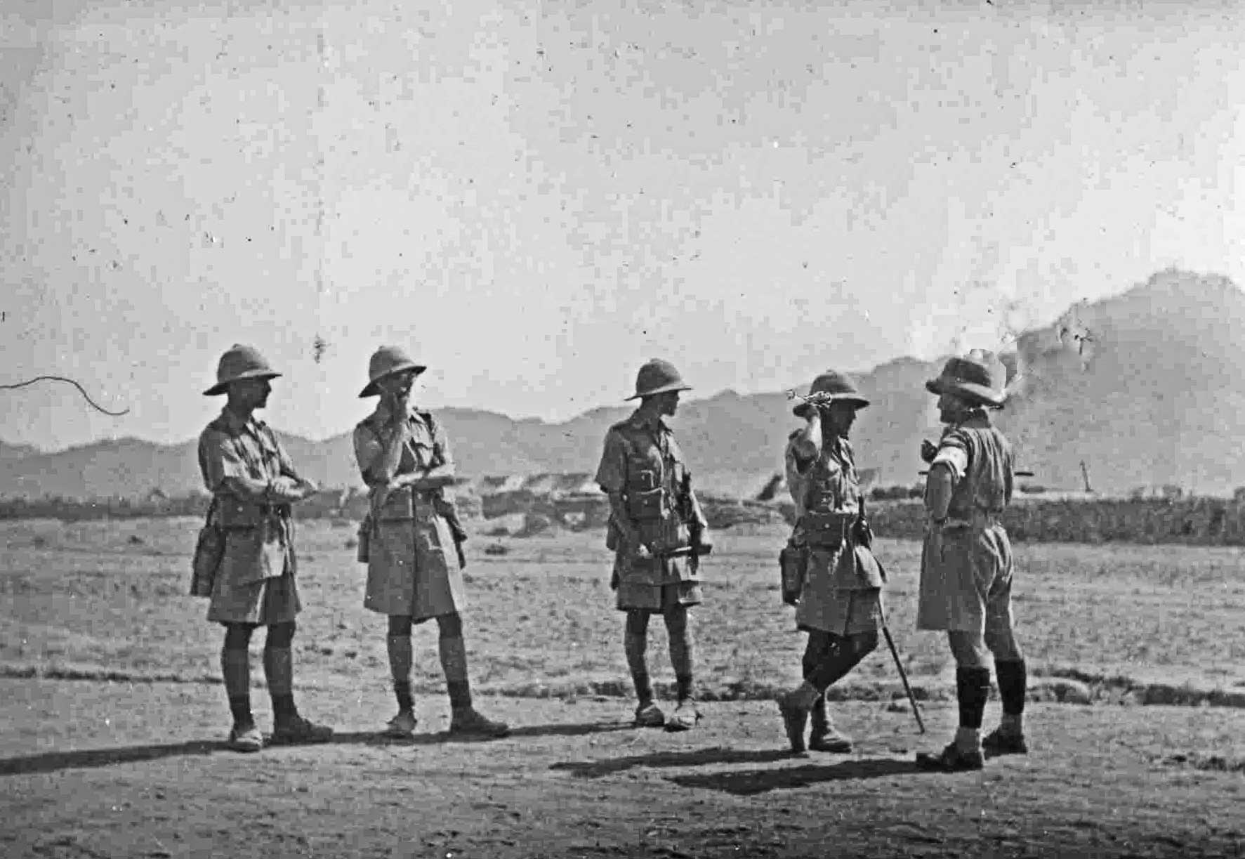 British oldiers with pith helmets