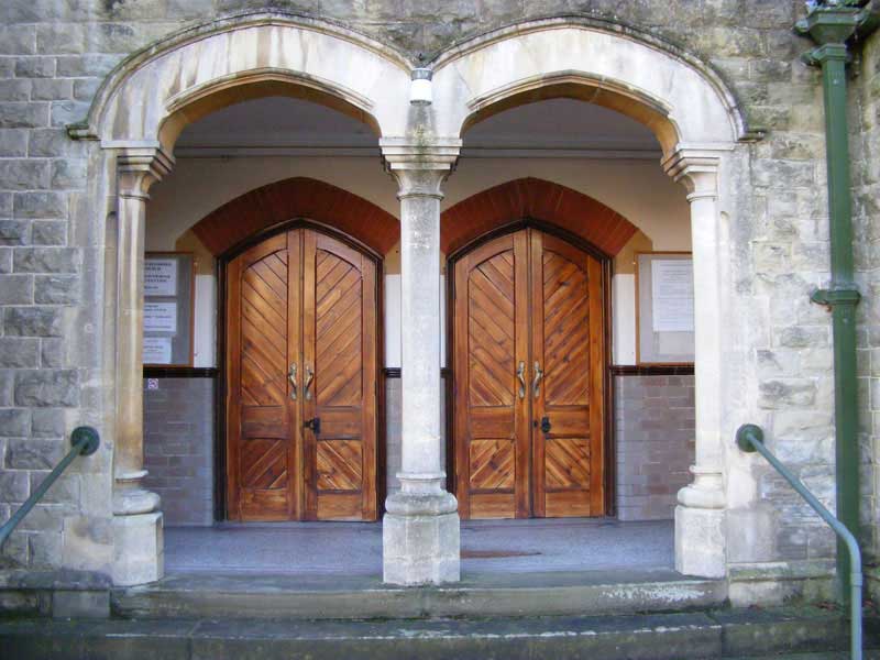 The front doors of Malvern Link URC