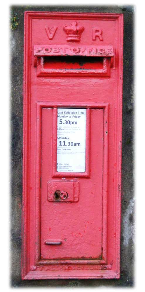 Victorian post box in Worcester Rd